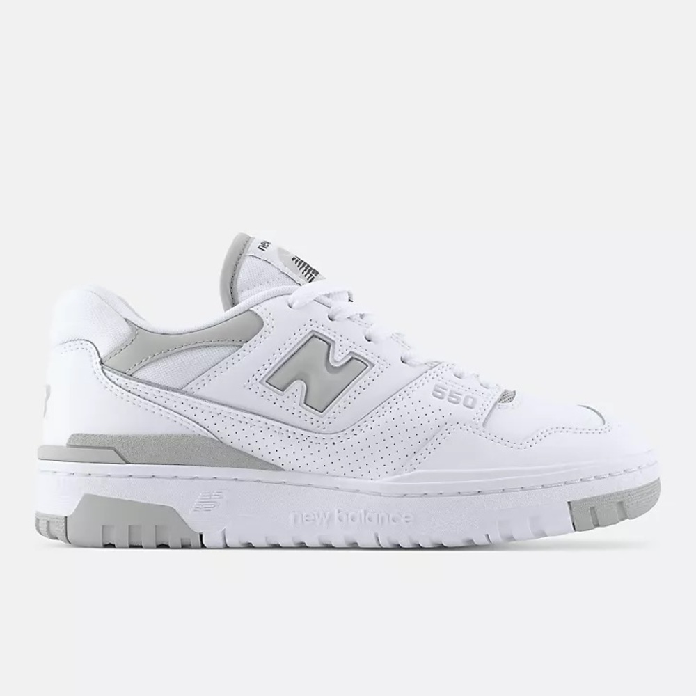 New Balance 550 Women’s White and Gray Sneakers Size 6 - Picture 2 of 9